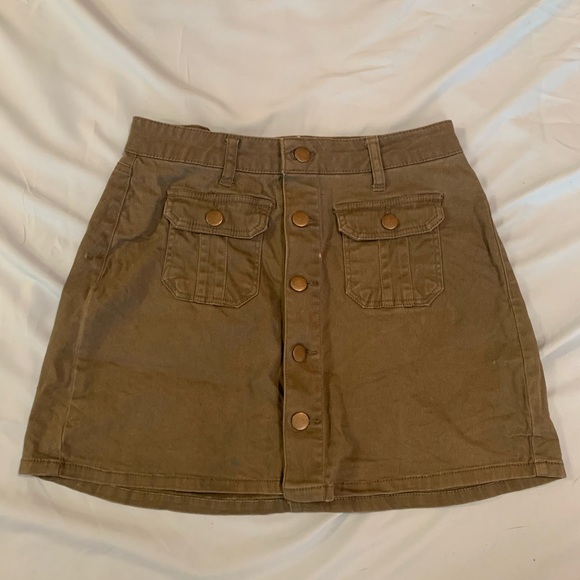 Army Green Skirt - Picture 1 of 3